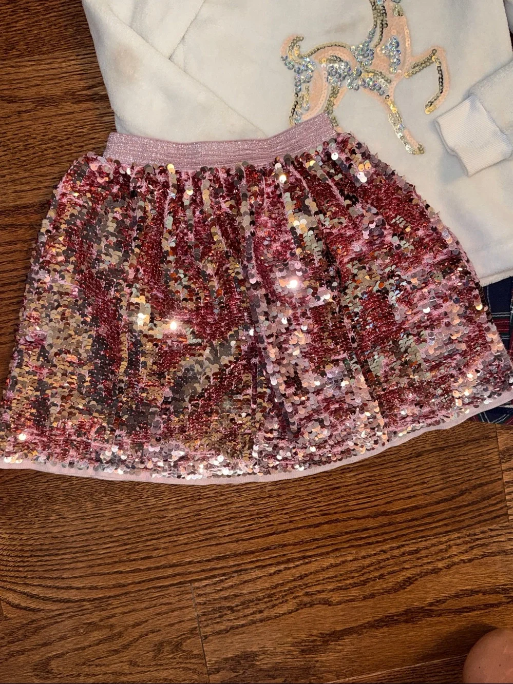 Girls 4/5 bundle of four Christmas pieces - skirt, sweatshirt, dress.